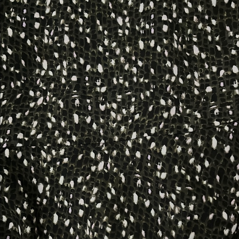 Chic Black and White Patterned Dress - Picture 2 of 7